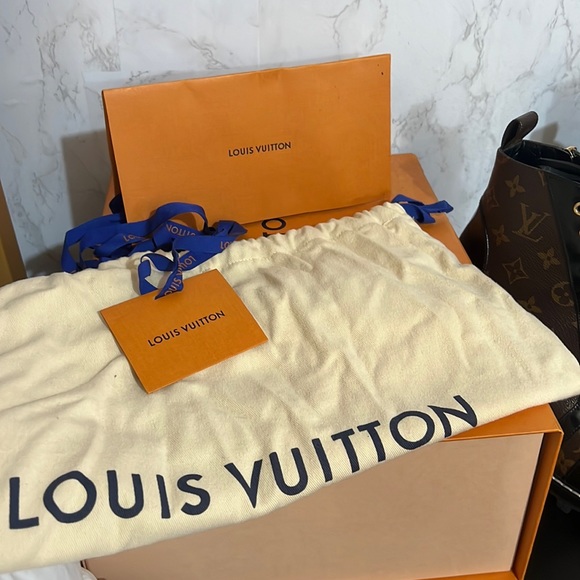 100 % authentic Louis Vuitton Star trail ankle booties - Picture 2 of 8